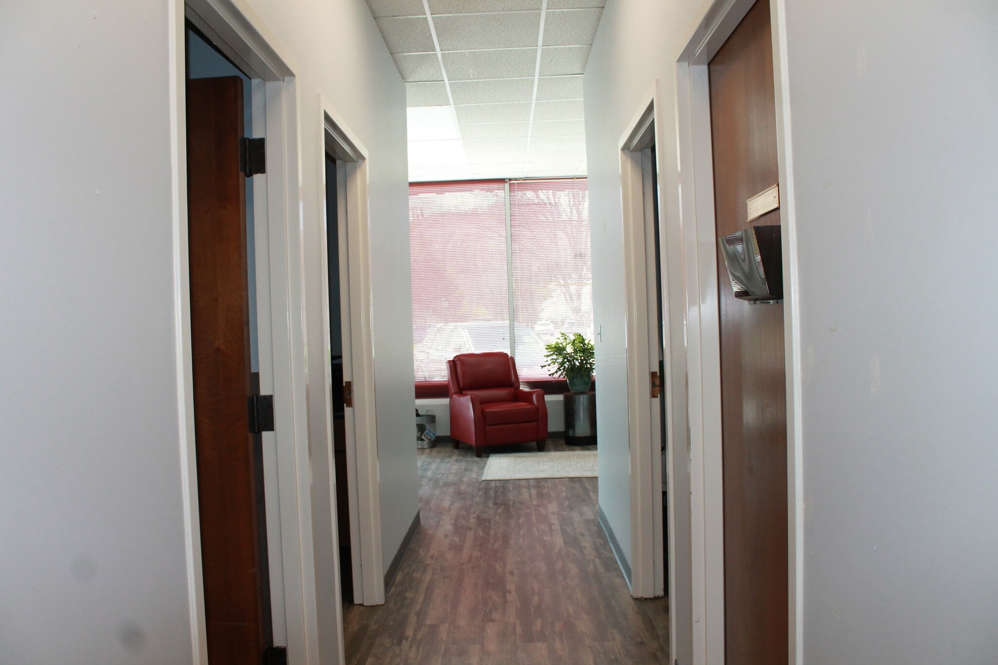 102-108 E Main St, Kingsport, TN for lease Interior Photo- Image 1 of 11