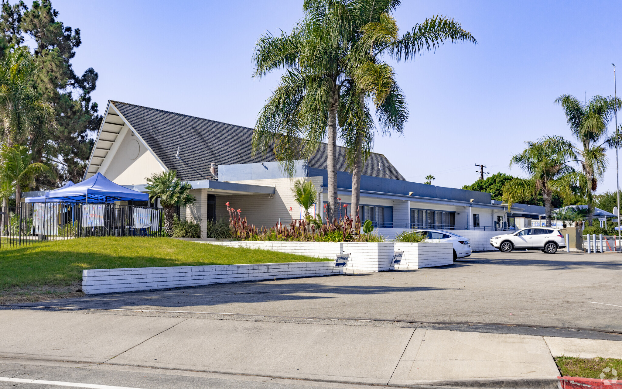 2987 Mesa Verde Dr E, Costa Mesa, CA for sale Primary Photo- Image 1 of 1