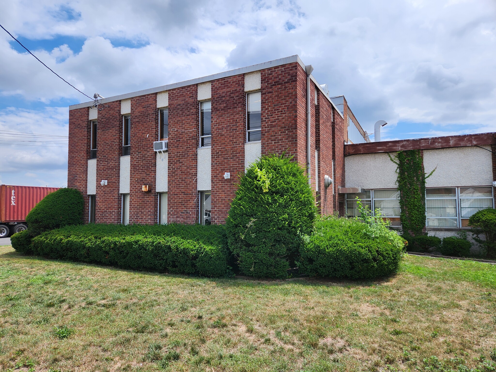 687 Lehigh Ave, Union Township, NJ for lease Building Photo- Image 1 of 8