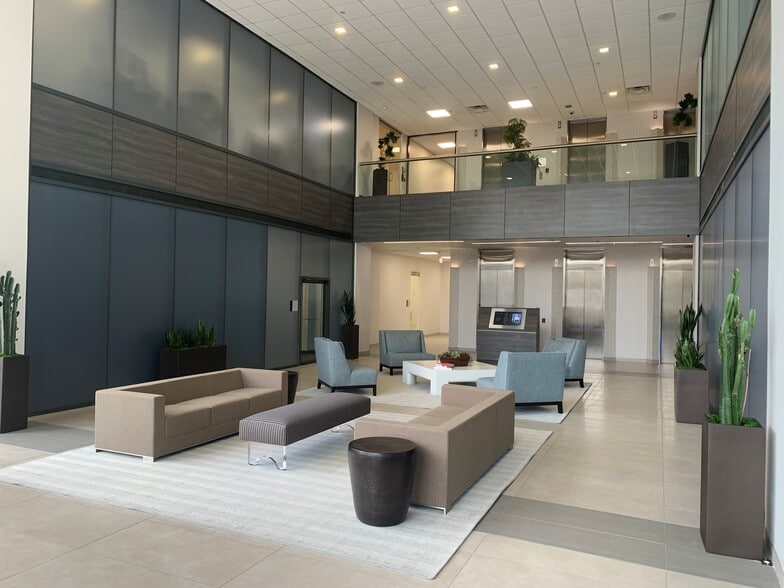 7330 San Pedro Ave, San Antonio, TX for lease - Lobby - Image 2 of 10