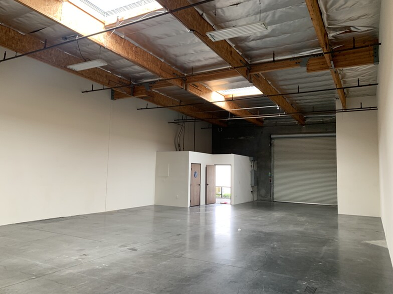 202 E Alton Ave, Santa Ana, Ca 92707 - Industrial For Lease 