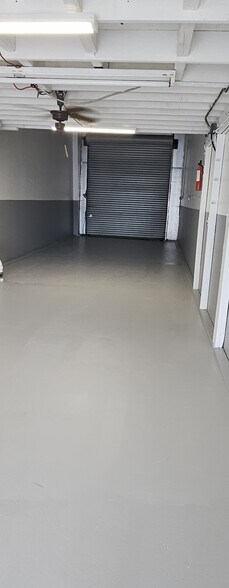 1133 Industrial Blvd, Naples, FL for lease - Interior Photo - Image 2 of 5