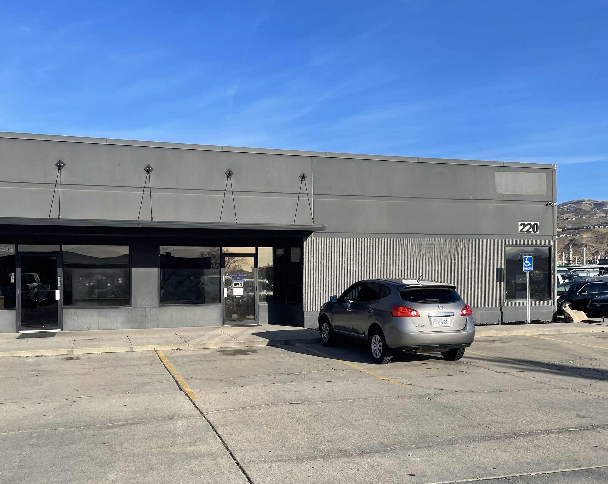 210-290 N Redwood Rd, North Salt Lake, UT for lease Building Photo- Image 1 of 4