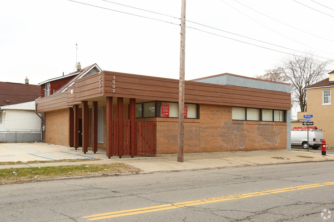 3002 Carpenter St, Hamtramck, MI 48212