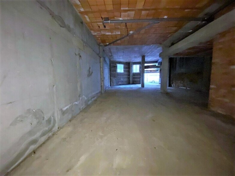 Retail in Ponferrada for sale - Building Photo - Image 2 of 6