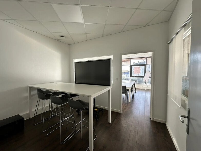 Office in Angers for sale - Building Photo - Image 3 of 4