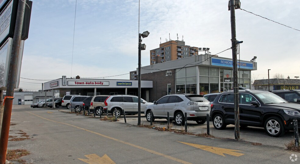 10427 Yonge St, Richmond Hill, ON for lease - Building Photo - Image 3 of 5