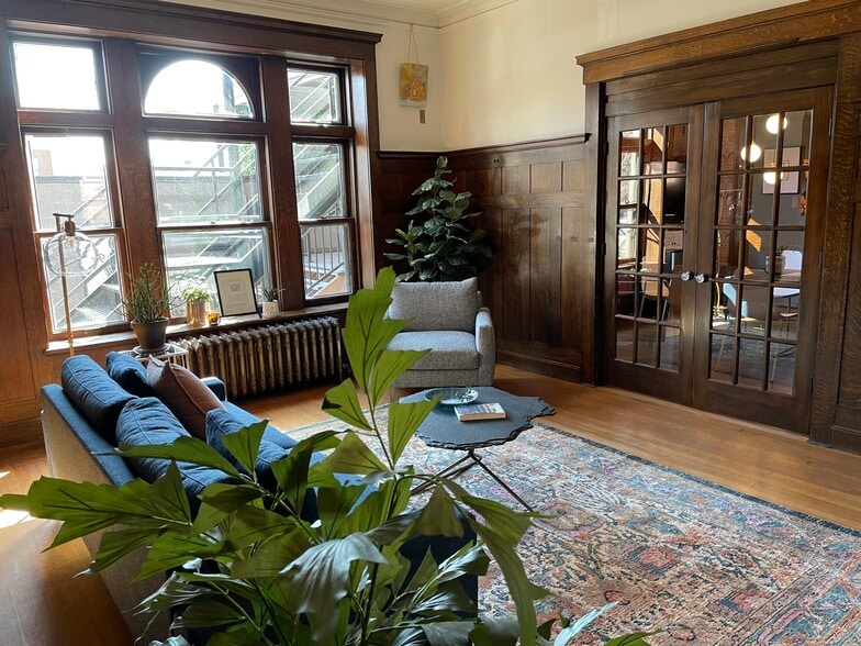 144 S 39th St, Omaha, NE for lease - Interior Photo - Image 3 of 7