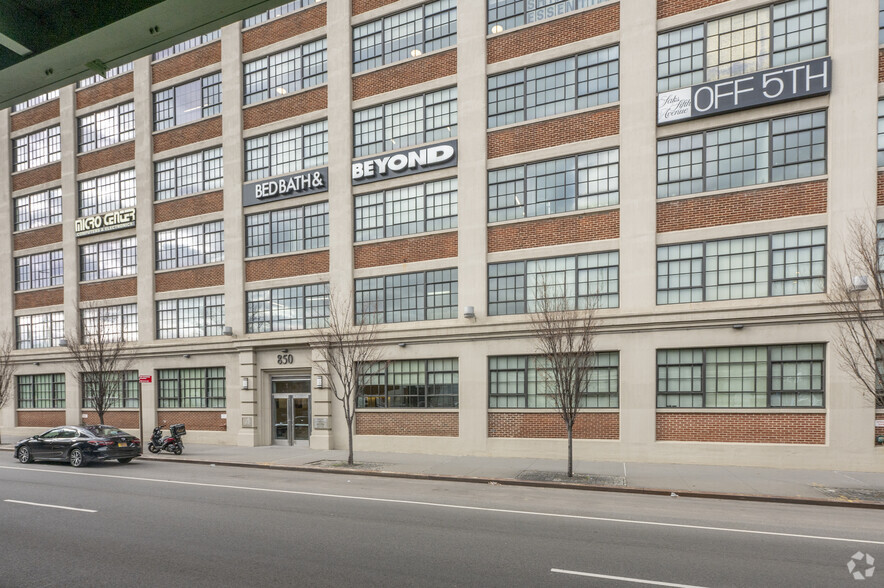 850 3rd Ave, Brooklyn, NY for lease - Building Photo - Image 3 of 8