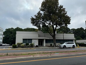 160 Great Neck Rd, Great Neck, NY for lease Building Photo- Image 2 of 7