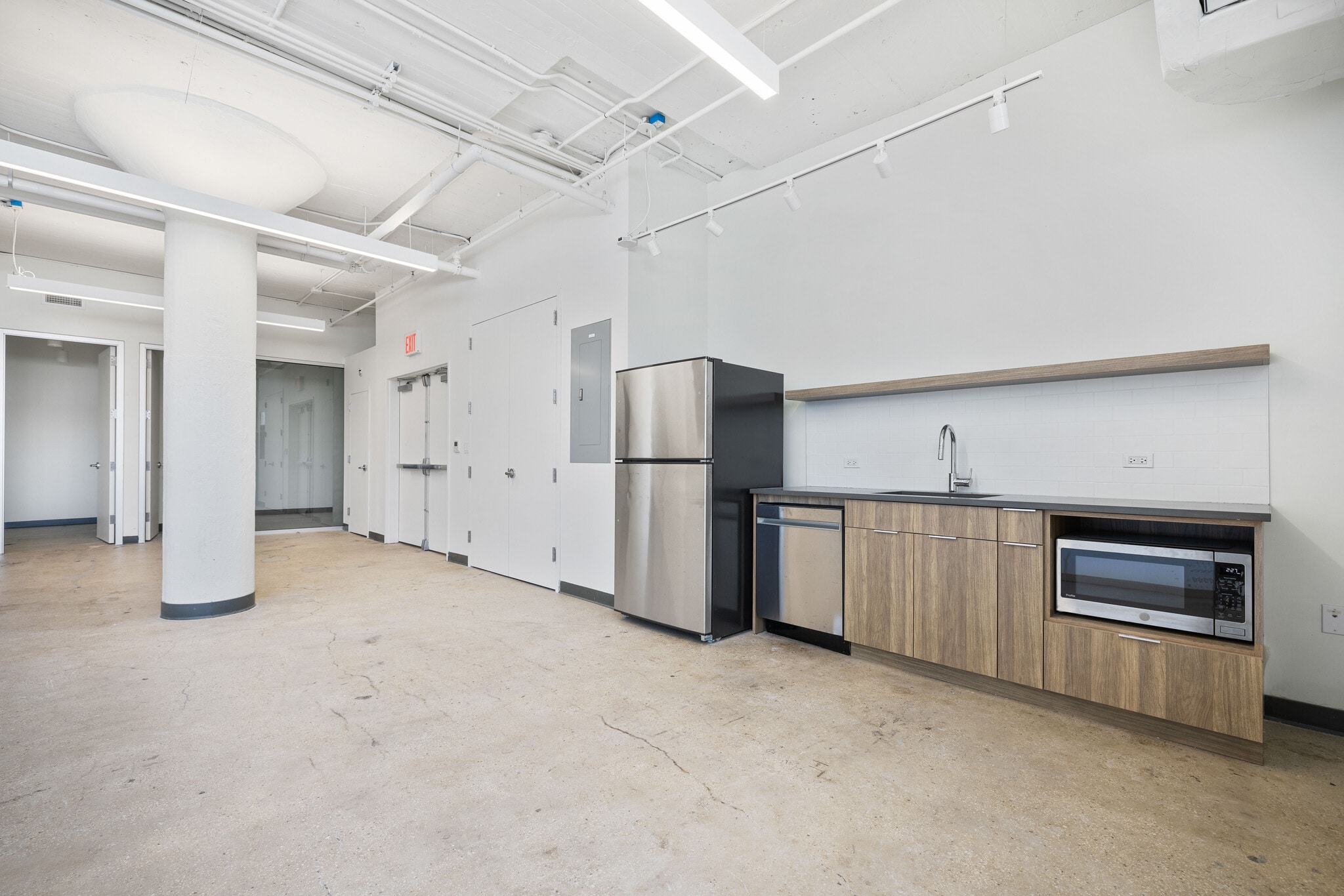 315 Meserole St, Brooklyn, NY for lease Interior Photo- Image 1 of 2