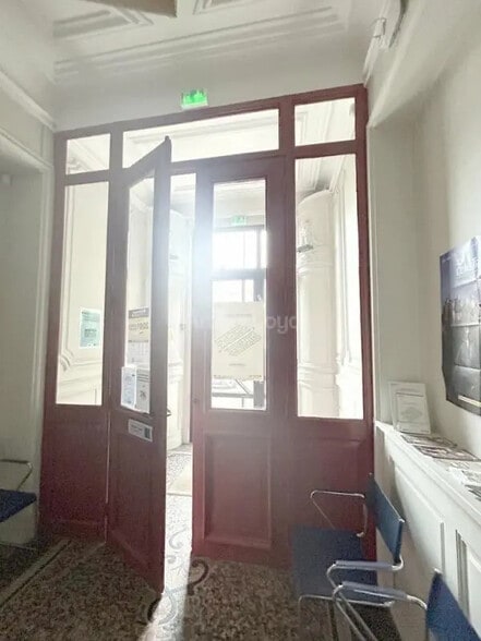 Office in Nancy for lease - Lobby - Image 3 of 16