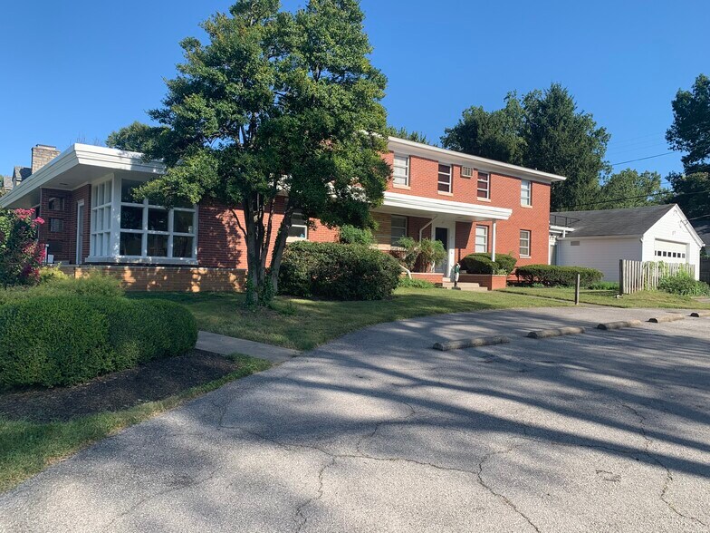 3700 Brownsboro Rd, Louisville, KY 40207