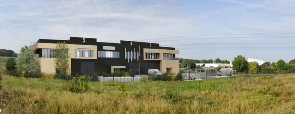 Industrial in Villeparisis for sale - Building Photo - Image 2 of 5