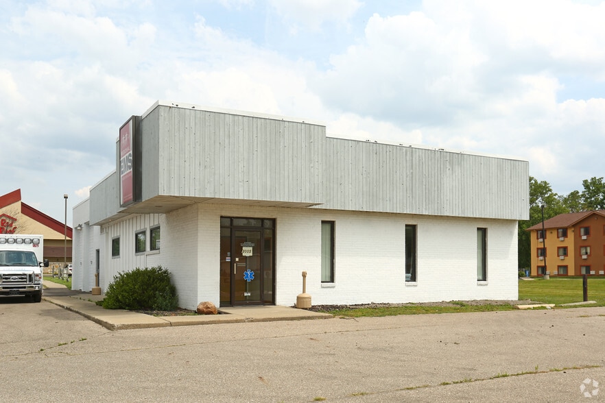 3005 Claude Ave, Flint, MI for sale - Primary Photo - Image 1 of 4