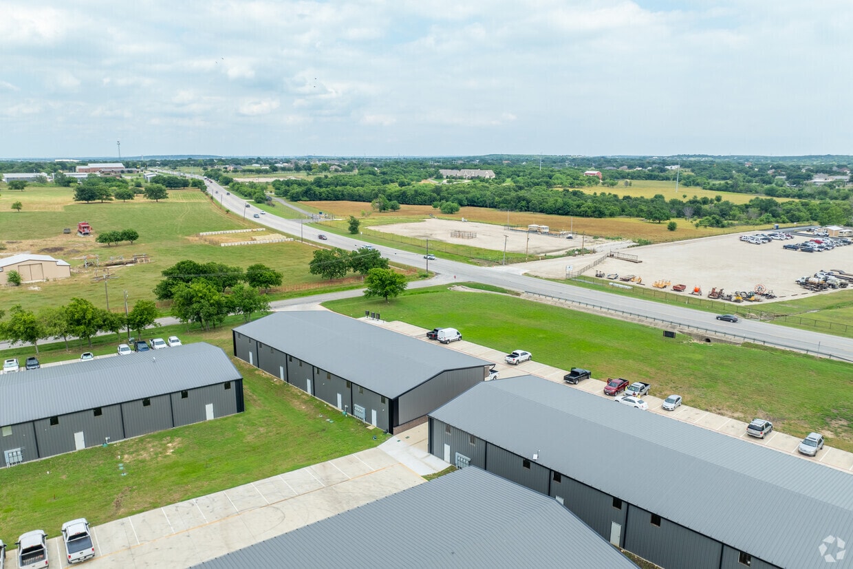 4004 Williamson Rd, Crowley, TX for lease Primary Photo- Image 1 of 8