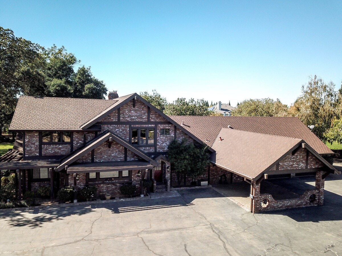 8941 Bond Rd, Elk Grove, CA 95624