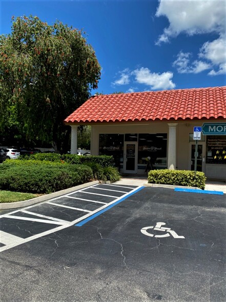 13841 Wellington Trace, Wellington, FL for lease - Building Photo - Image 3 of 18