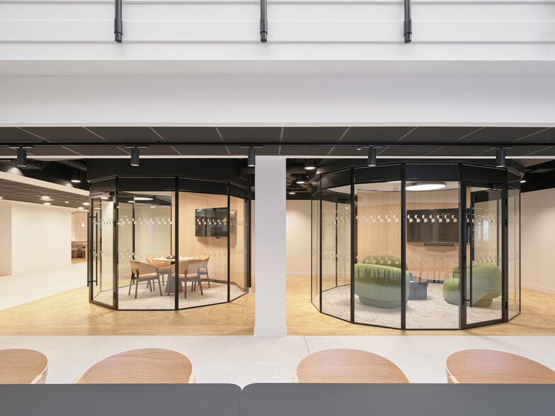 80-82 Silverthorne Rd, London for lease - Interior Photo - Image 2 of 25