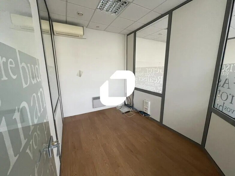 Office in Châlons-en-Champagne for sale - Building Photo - Image 3 of 10