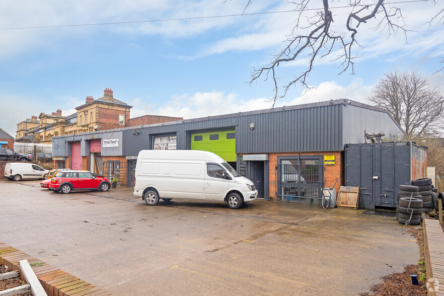 1-3 Park St, Wakefield for lease - Primary Photo - Image 1 of 2