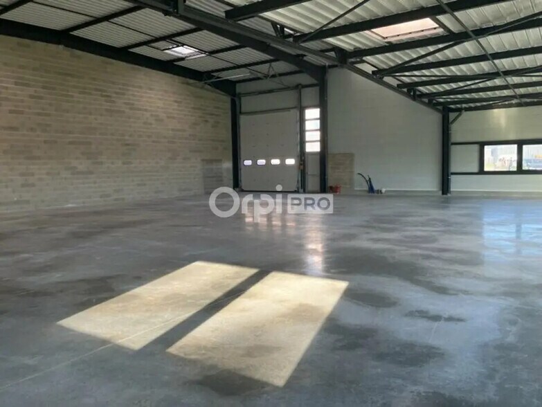 Flex in Beaune for lease - Building Photo - Image 2 of 3