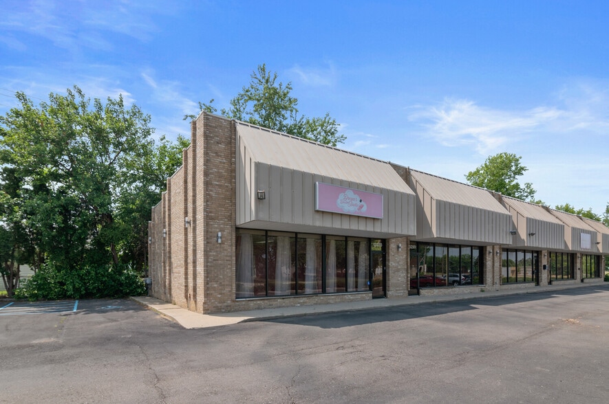 13210-13270 Trenton Rd, Southgate, MI for lease - Building Photo - Image 3 of 8