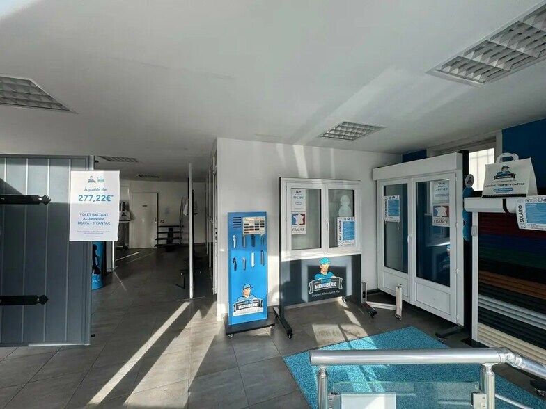 Retail in Brest for sale - Interior Photo - Image 1 of 5