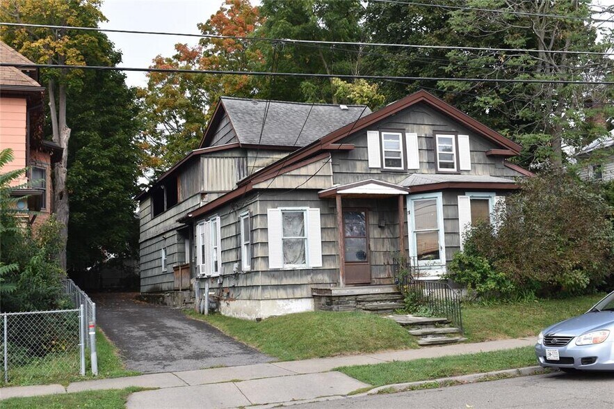 123 Oak St, Binghamton, NY for sale - Primary Photo - Image 1 of 1