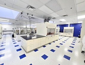 35-37 Spinelli Pl, Cambridge, MA for lease Interior Photo- Image 1 of 6
