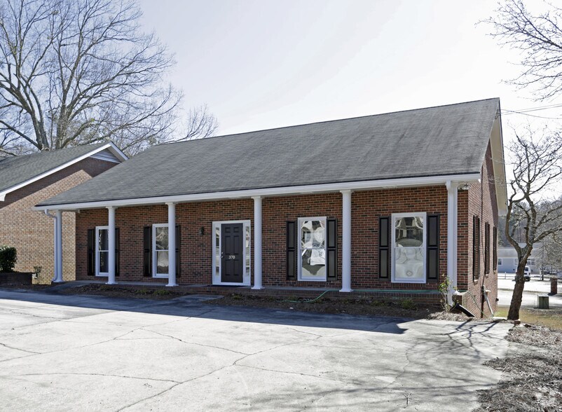 370 W Stonewall Ave, Fayetteville, GA for sale - Primary Photo - Image 1 of 20
