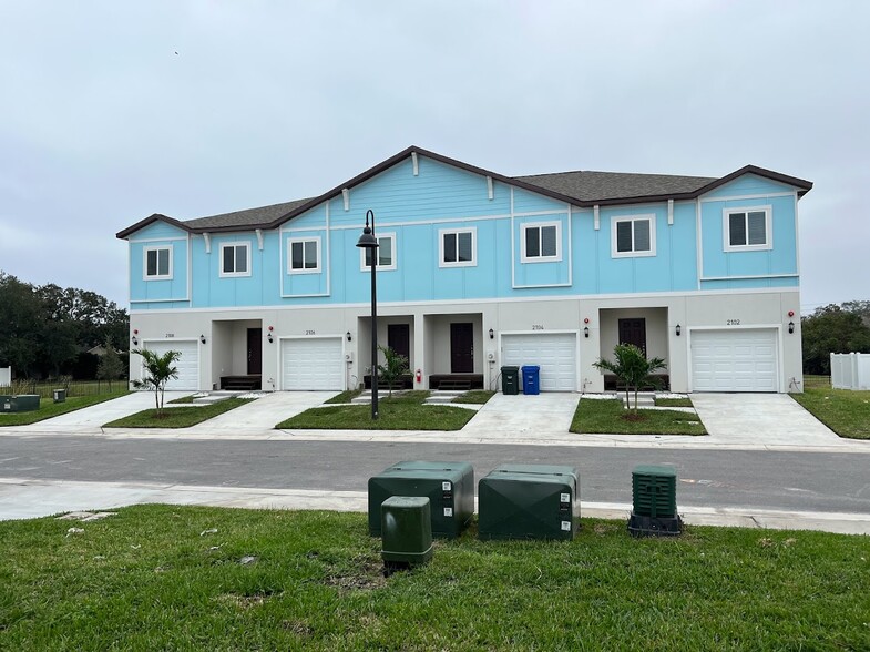 2106 Sebring Pl, Clearwater, FL for sale - Building Photo - Image 1 of 4