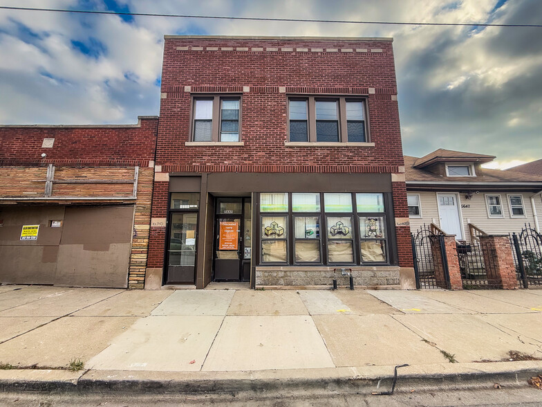 5645 W Division St, Chicago, IL for sale - Building Photo - Image 1 of 28