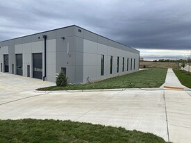 800 Interstate Pky, Waukee IA - Warehouse