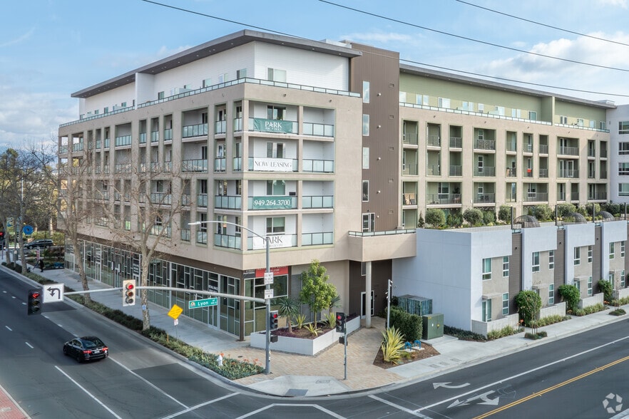 1660 E 1st St, Santa Ana, CA for lease - Building Photo - Image 2 of 5