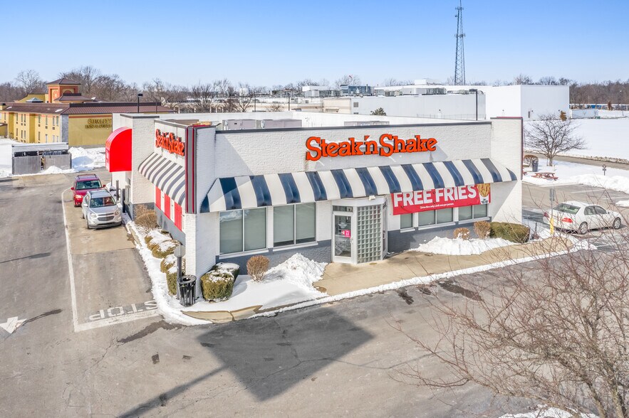 21 Maplehurst Dr, Brownsburg, IN for sale - Building Photo - Image 1 of 1