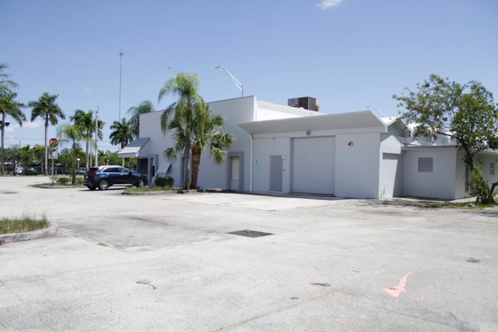 3520 Hallandale Beach Blvd, Hollywood, FL 33023