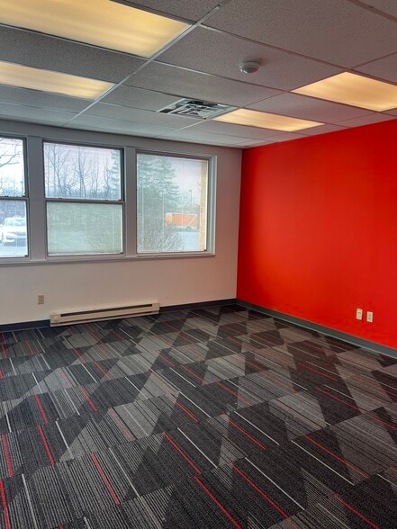 8300 Dow Cir, Strongsville, OH for lease - Building Photo - Image 2 of 25