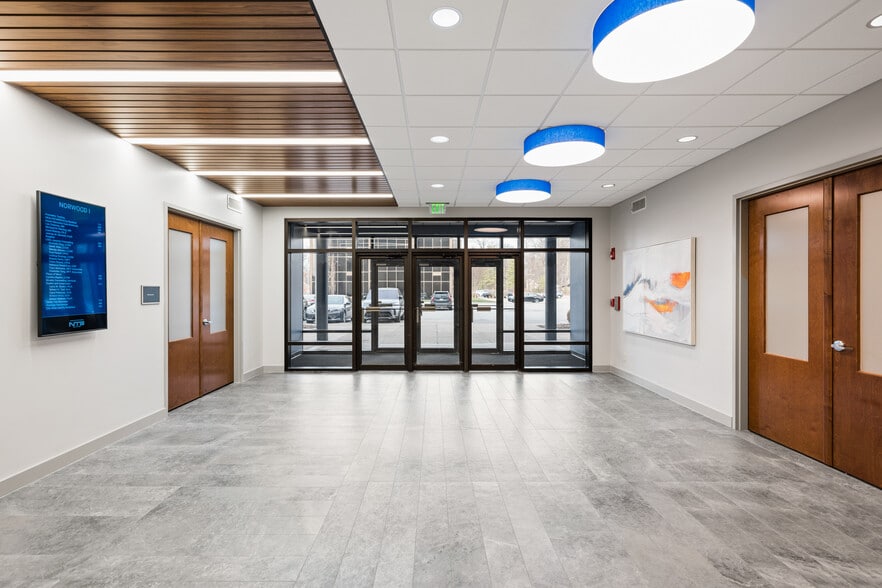 7410 New La Grange Rd, Louisville, KY for lease - Interior Photo - Image 3 of 19