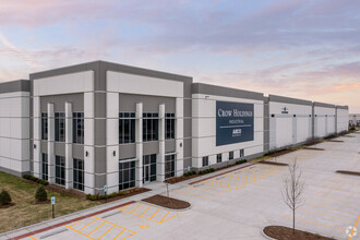 775 Veterans Pky, Bolingbrook, IL for lease Building Photo- Image 2 of 3