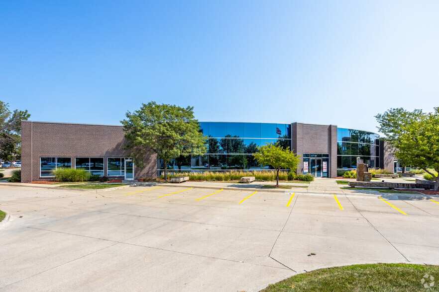 2501 SE Tones Dr, Ankeny, IA for lease - Primary Photo - Image 1 of 7