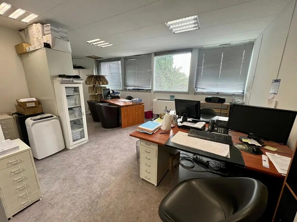 Location Bureaux 36 m² - Photo 1
