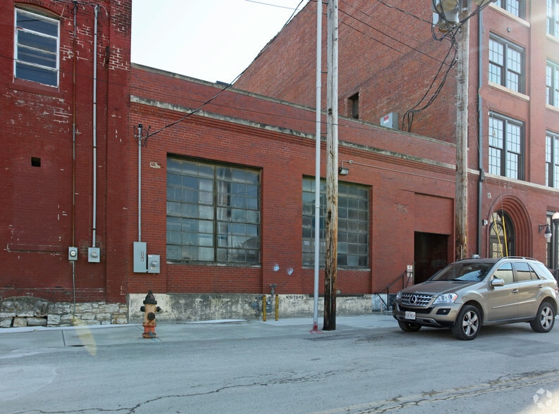 1005 W 8th St, Kansas City, MO for lease - Building Photo - Image 2 of 2