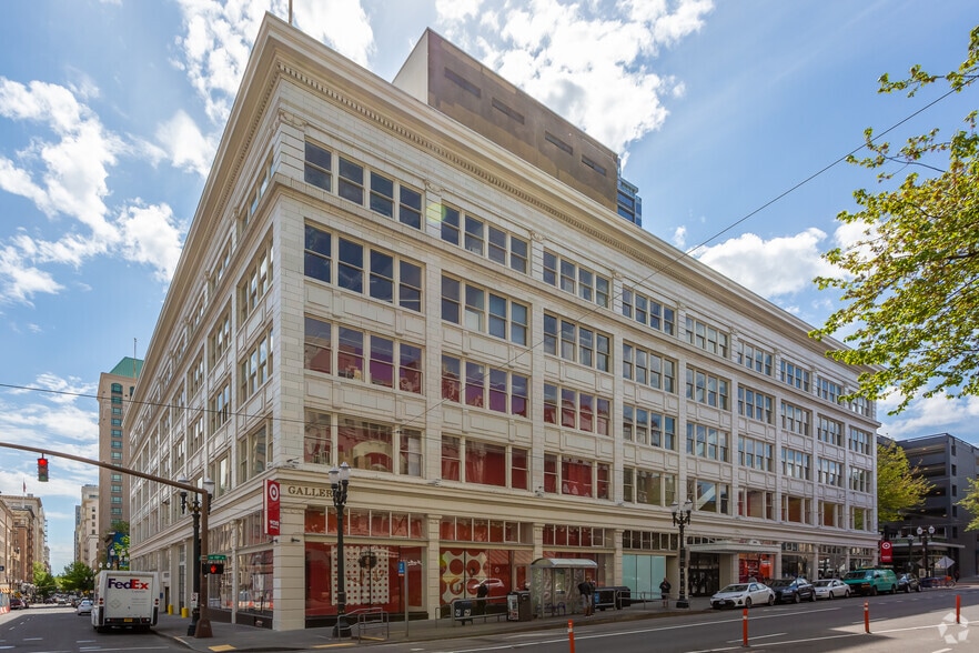 600 SW 10th Ave, Portland, OR for lease - Building Photo - Image 1 of 14