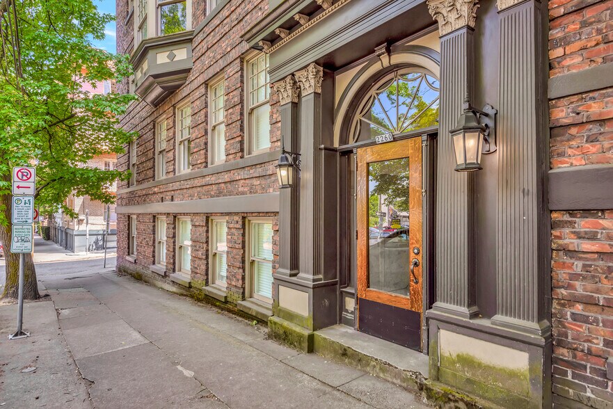 2260 NW Everett St, Portland, OR 97210 Wilmar Apartments