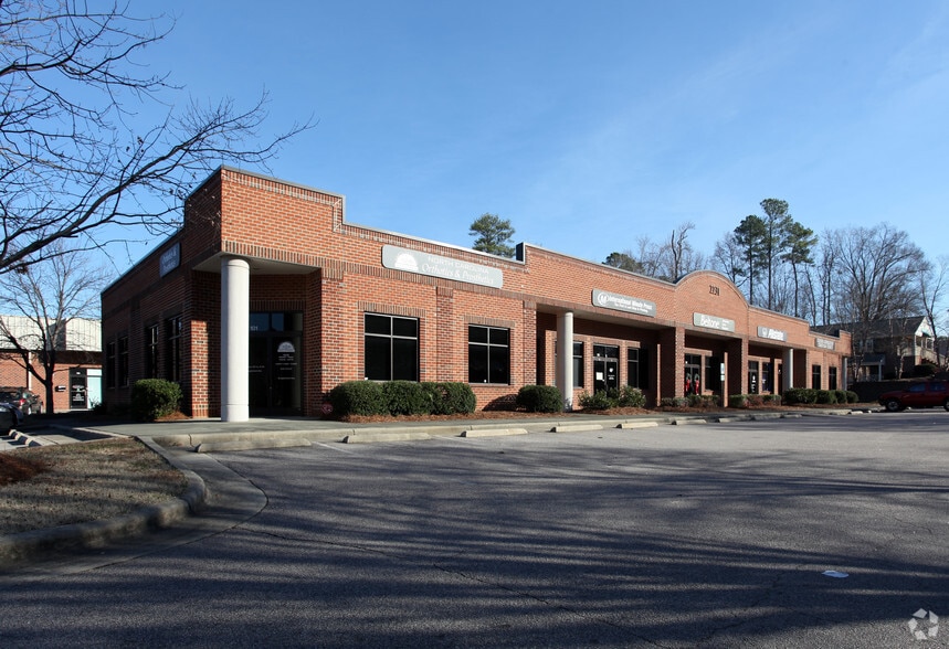 2231 E Millbrook Rd, Raleigh, NC 27604