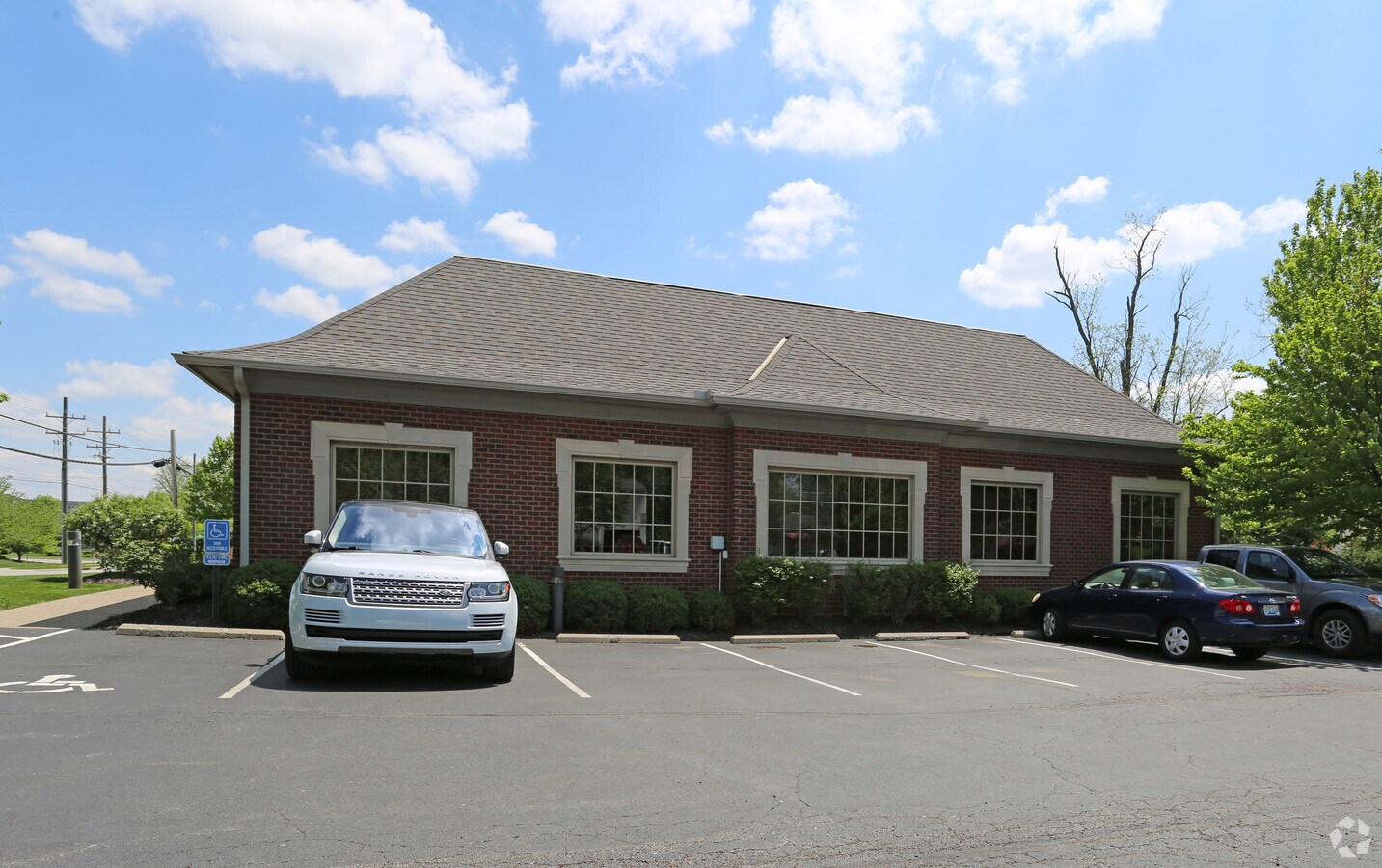 4565 E Galbraith Rd, Cincinnati, OH 45236