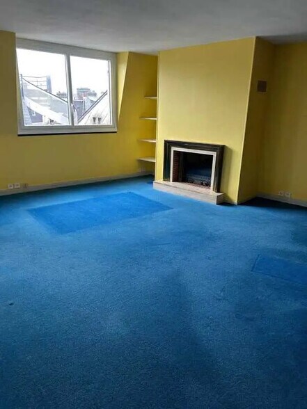 Office in Rouen for lease - Interior Photo - Image 1 of 4
