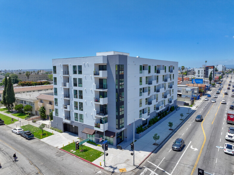 4660 Melrose Ave, Los Angeles, CA for sale - Building Photo - Image 3 of 52