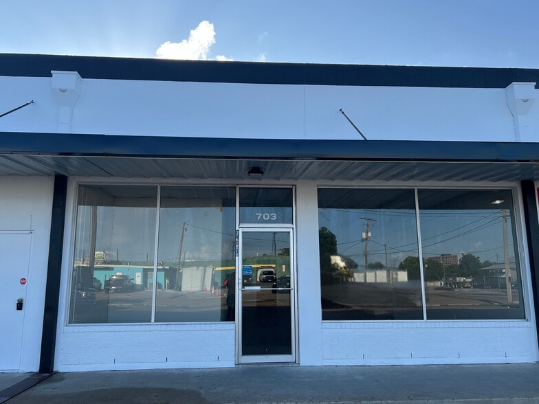 701 E Rio Grande St, Victoria, TX for lease - Building Photo - Image 3 of 4